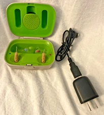PHONAK Audeo M70 Rechargeable Hearing Aids w/ Charging Case for Parts Or Repair