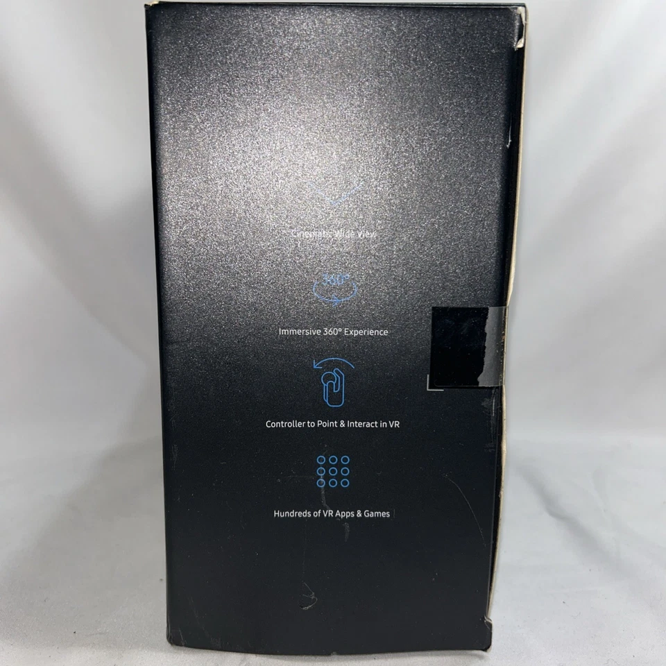 SAMSUNG Gear VR with Controller Powered by Oculus SM-R324NZAAXAR Brand New  - Image 3 of 4