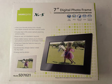 HANNSPREE XV-S 7" DIGITAL PHOTO FRAME, MULTI-CARD FORMAT, BRAND NEW