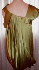 VERA WANG FAB LADIES TOP, UNIQUE SHAPE AND STYLE, PERFECT FOR FASHIONISTA, S
