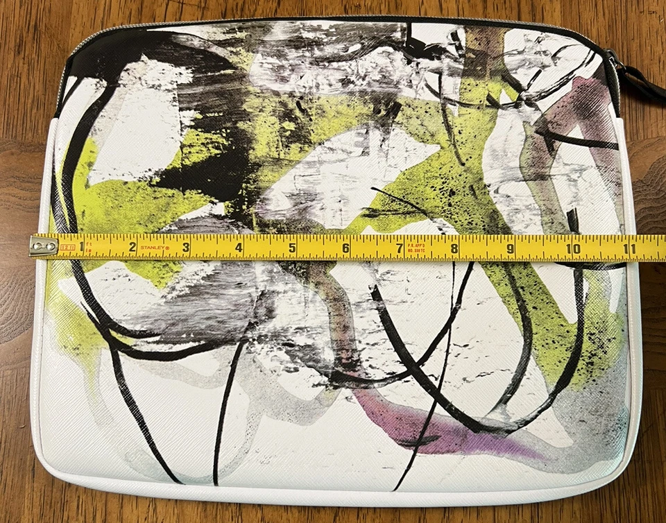 Funda para Tablet/iPad Neiman Marcus Proenza Schouler Blanca Negra con Cremallera Usada en Excelente Condición Foto 3 de 4