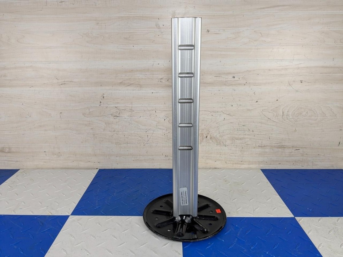リエルパーテーション Lippert LCI Titan Hydraulic RV Leveling Jack 5 Hole 15