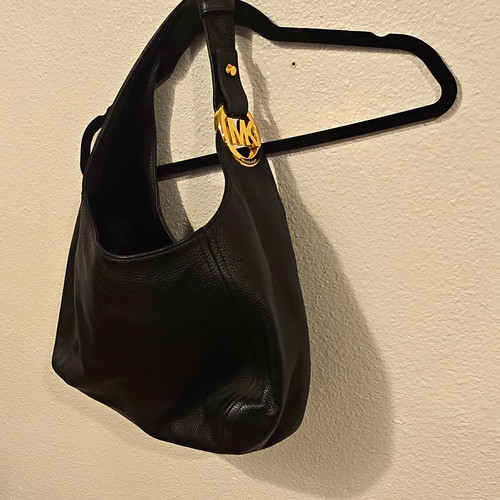 Michael Kors Black Pebbled Crescent Shoulder Bag MK Logo Gold Hardware Pockets
