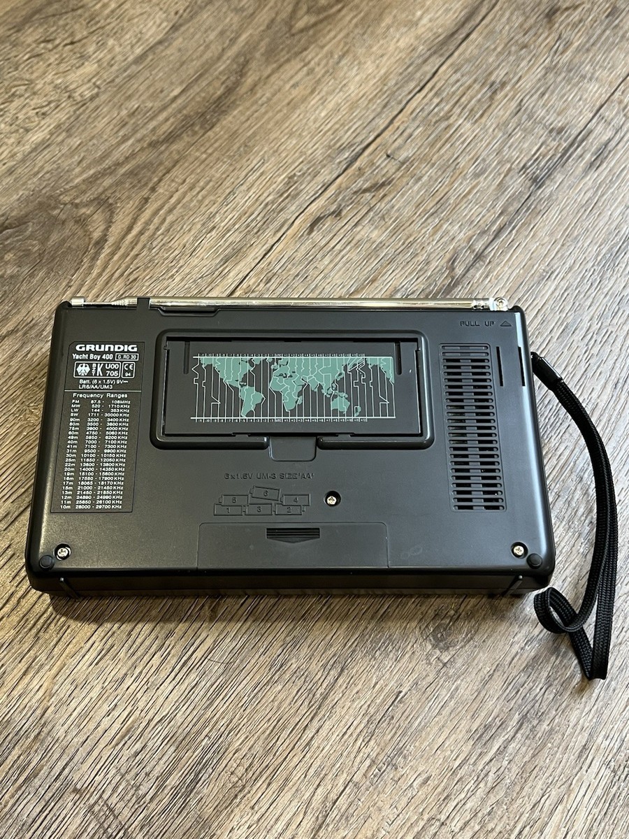 GRUNDIG Yacht Boy 400 本体 ドイツ製 Grundig Yacht Boy 400 FM AM MW Short Wave Portable World Radio