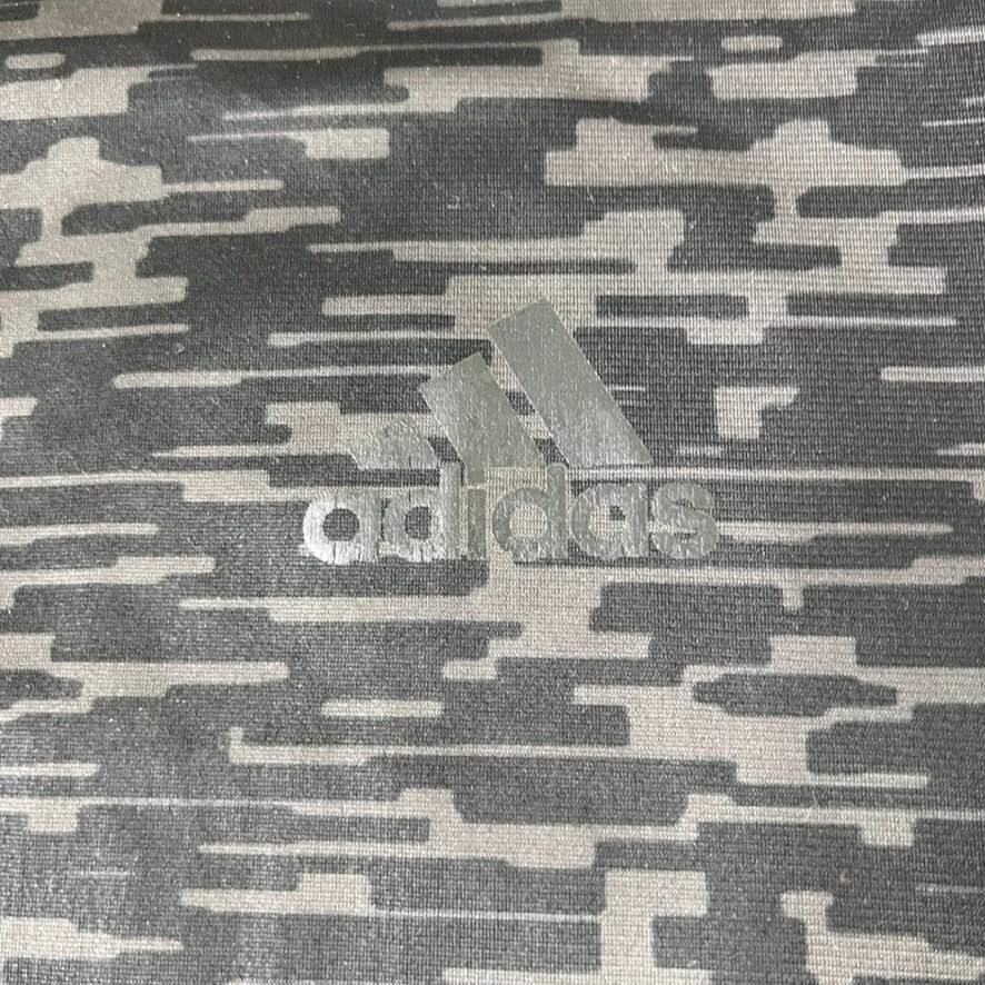 Jaqueta Adidas Masculina 2XL Preta Cinza Decote Simulado Zíper Completo Geométrica - Imagem 3 de 4