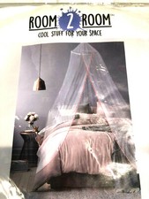 Pom Pom Bed Canopy PINK on netting NEW