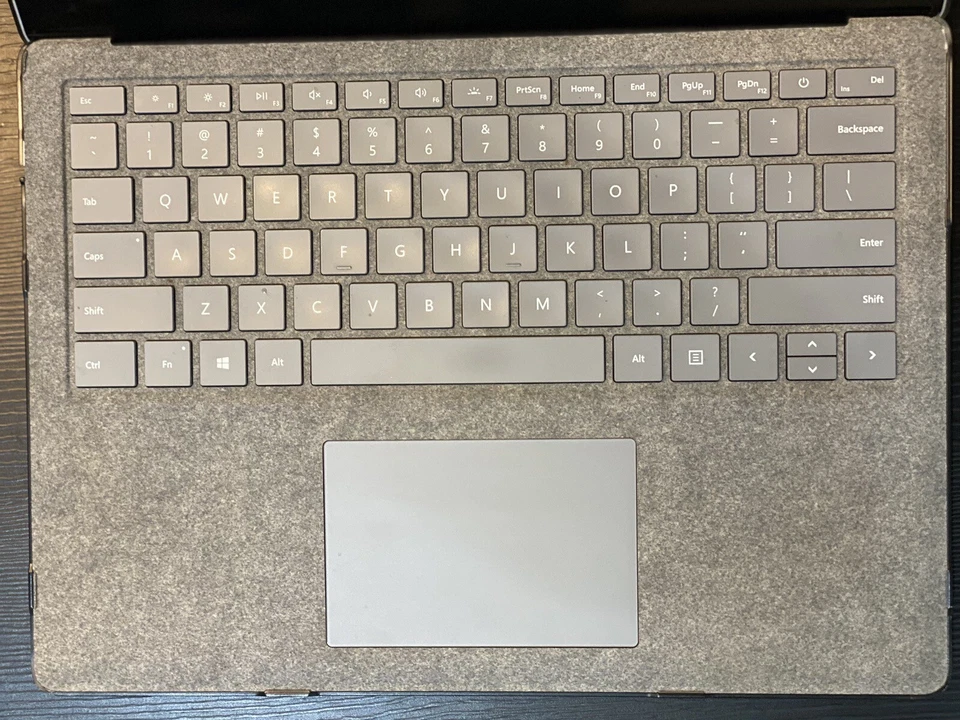 Microsoft Surface Laptop Gen 1| 13.5" i5-7300U| 8GB RAM| 256GB SSD| Wins10Pro - Image 4 of 4