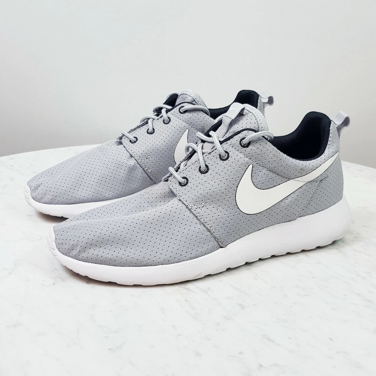 NIKE Roshe Grey White Run Wolf Sneakers Shoes EUR 39 or US 8 UK 5.5