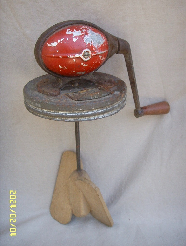VINTAGE DAZEY BUTTER CHURN TOP WITH PADDLE RED FOOTBALL STYLE NO JAR eBay