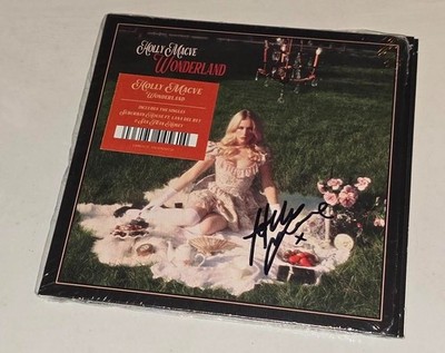 Holly Macve - Wonderland (2024) SIGNED/AUTOGRAPHED CD (Feat. Lana Del Rey)