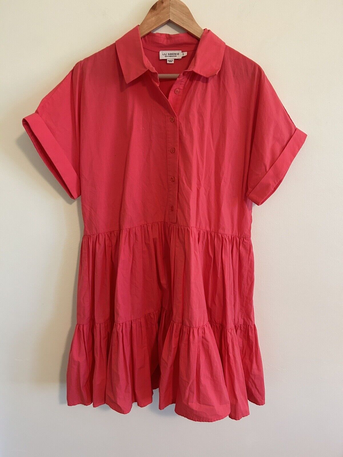 LILI SIDONIO MOLLY BRACKEN Tiered 6-Button BABYDOLL Dress Coral Size Small Coral
