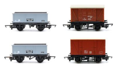 HORNBY SPUR ''OO'' SCHWADER MIT 4 VERSCHIEDENEN 2X KIPPWAGEN & 2X ENTLÜFTUNGSWAGEN