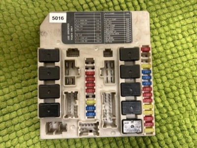 Connecteur De Fusible Pour Nissan Micra K12/Note E11 - ABS Noir - Remplacement OEM 2438079908