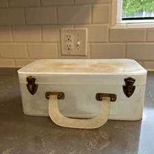 WILARDY Pearl Bakelite Lucite Purse Compact Mini Suitcase Make-up Travel Case