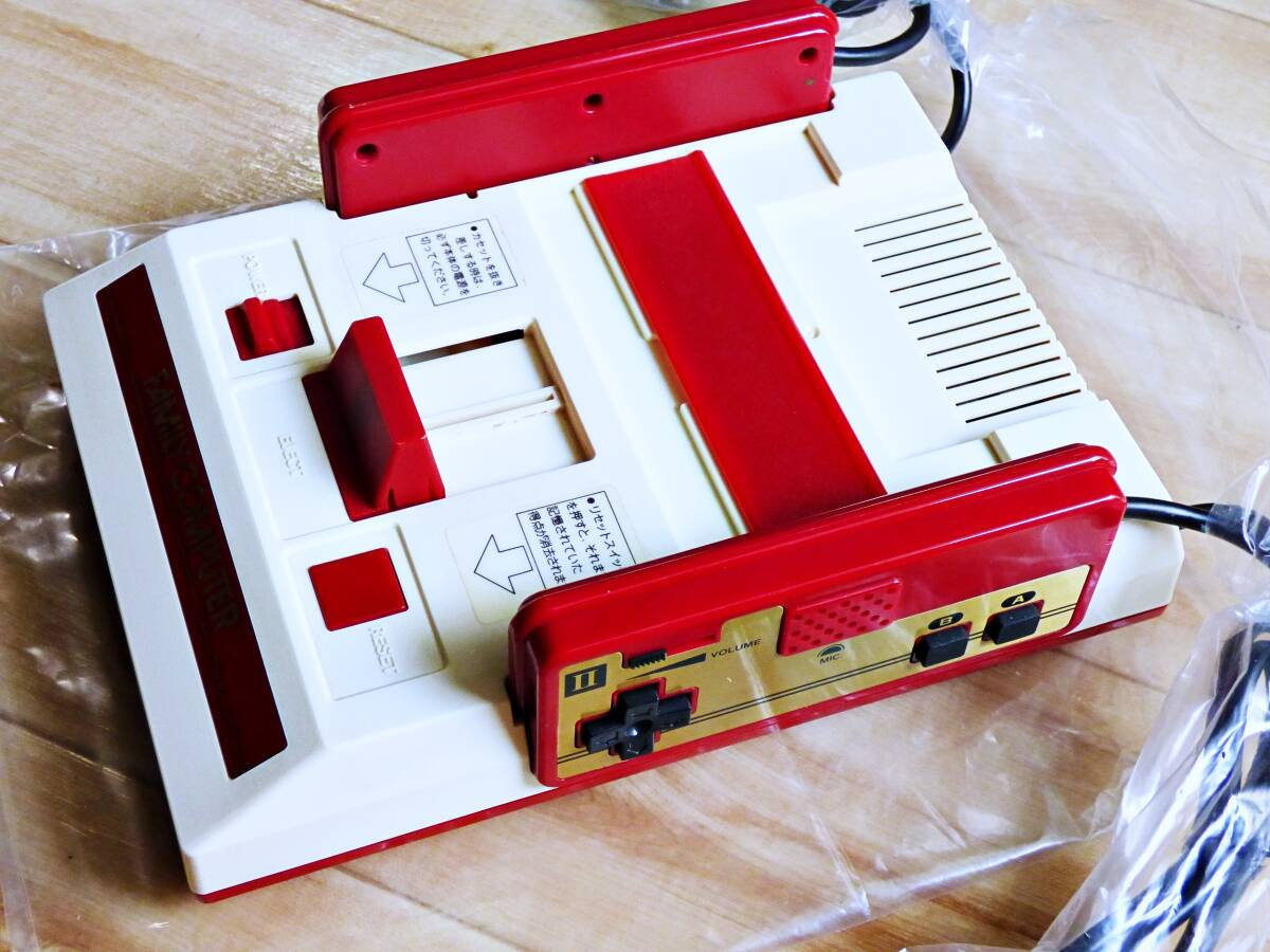 Rare Nintendo Famicom NES Console HVC-001 Square Button FC