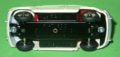 Atlas Editions Dinky Toys 520 – Fiat 600D Rouge, Miniature Diecast