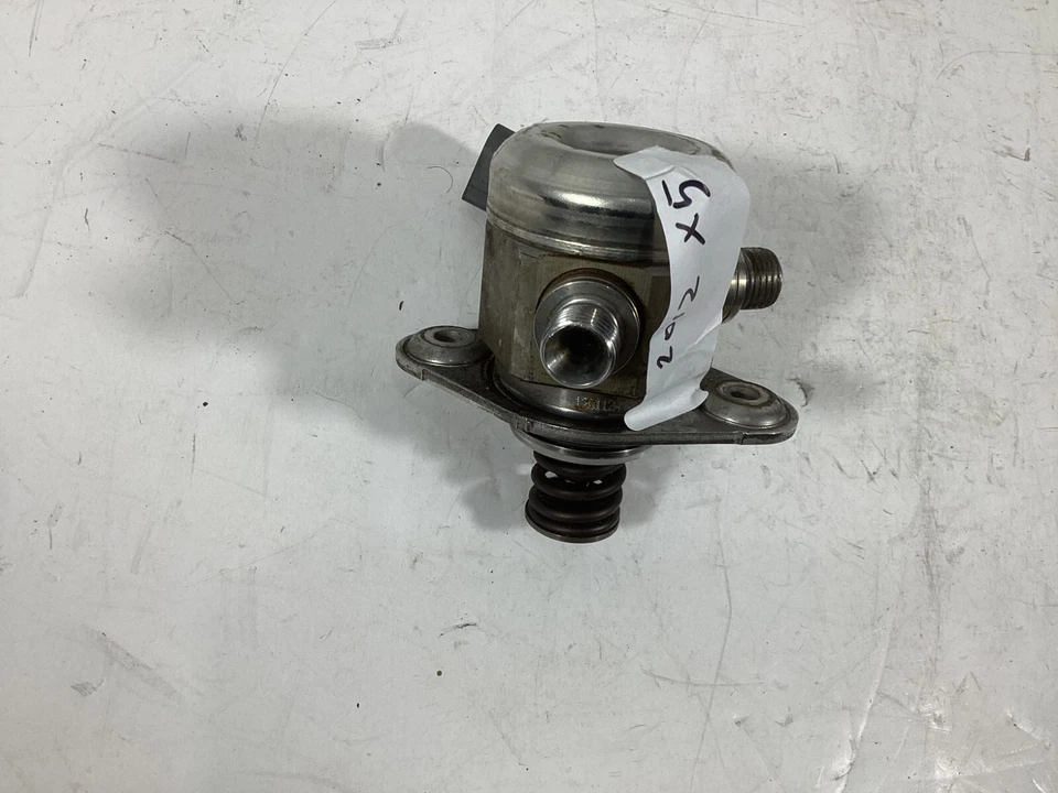 BMW X5 E70 2007-2013 bomba de combustible de alta presión 7595339 OEM. Foto 2 de 4