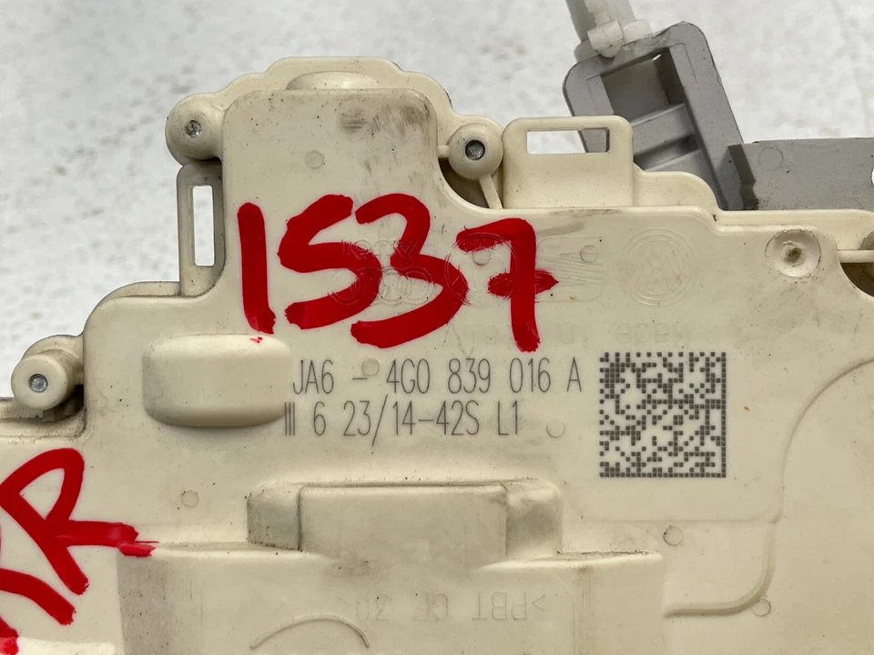 Actuador de cierre de puerta de pasajero trasero derecho Audi S7 2012-2015 1537 OEM Foto 3 de 4