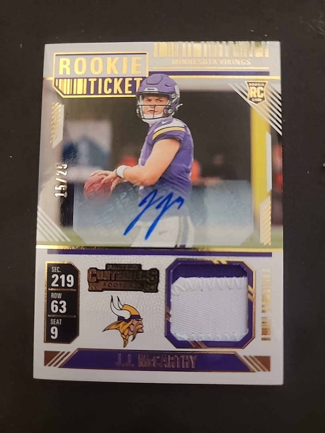 JJ McCarthy Panini Contenders Rookie Ticket Swatches #RTSJJM Variation-Autograph
