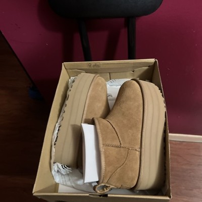  new in box platform ugg classic ultra mini platform booties size 6 (chestnut)