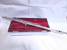 Yamaha YFL-211S Flute Silver Plated Made in Japan With Case 2423