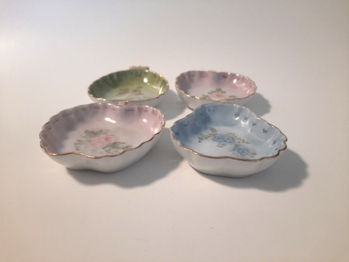 VTG-Porcelain-Hand Painted Fruit Shaped w/Floral Designs-Berry Bowls-Gold Edges - Picture 2 of 17