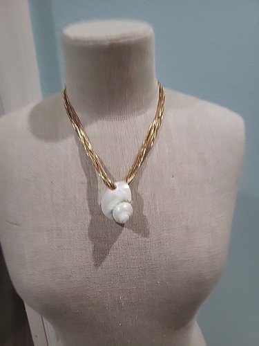 Conch shell necklace House Of Harlow 1960 Necklace Seashell Jewelry Accessories