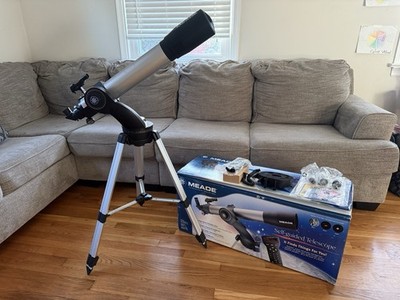 Meade DS-2090AT-TC Self Guided Refracting Telescope With Original Box Powers On