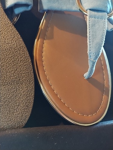 Liz Claiborne Calayan Thong Sandals Gold Accent Casual Summer Slides Size 9 New - Picture 12 of 12