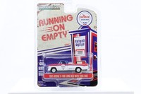 1:64 Greenlight 1965 Dodge D-100 Long Bed Chevron Gasoline Running On Empty Seri