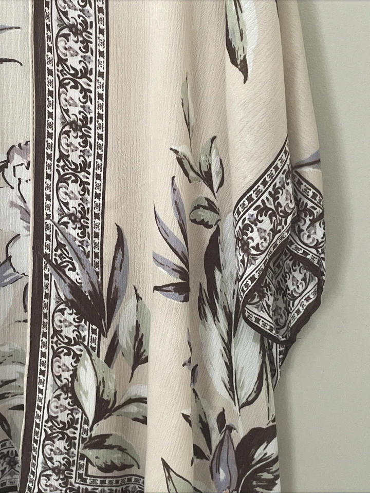 Cardigã xale quimono floral Nine West tamanho único boho luxo silencioso - Imagem 2 de 4