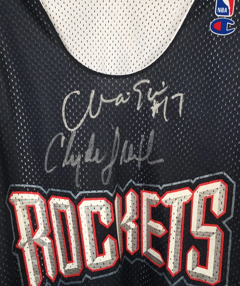 Clyde Drexler Mario Elie signed autographed 1995 Rockets Champion jersey JSA COA - Image 2 of 2