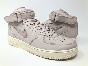 white and red air force 1 mid