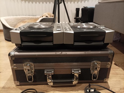 X2 Pioneer CDJ-200 Pair - With Portable Carry Case, ALL Wires Included - Picture 7 of 9