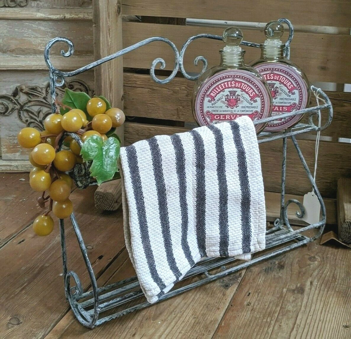 New GREY Shabby Chic French Metal 2 Shelf Spice Kitchen Bath Storage Wall Rack
Opens in a new window