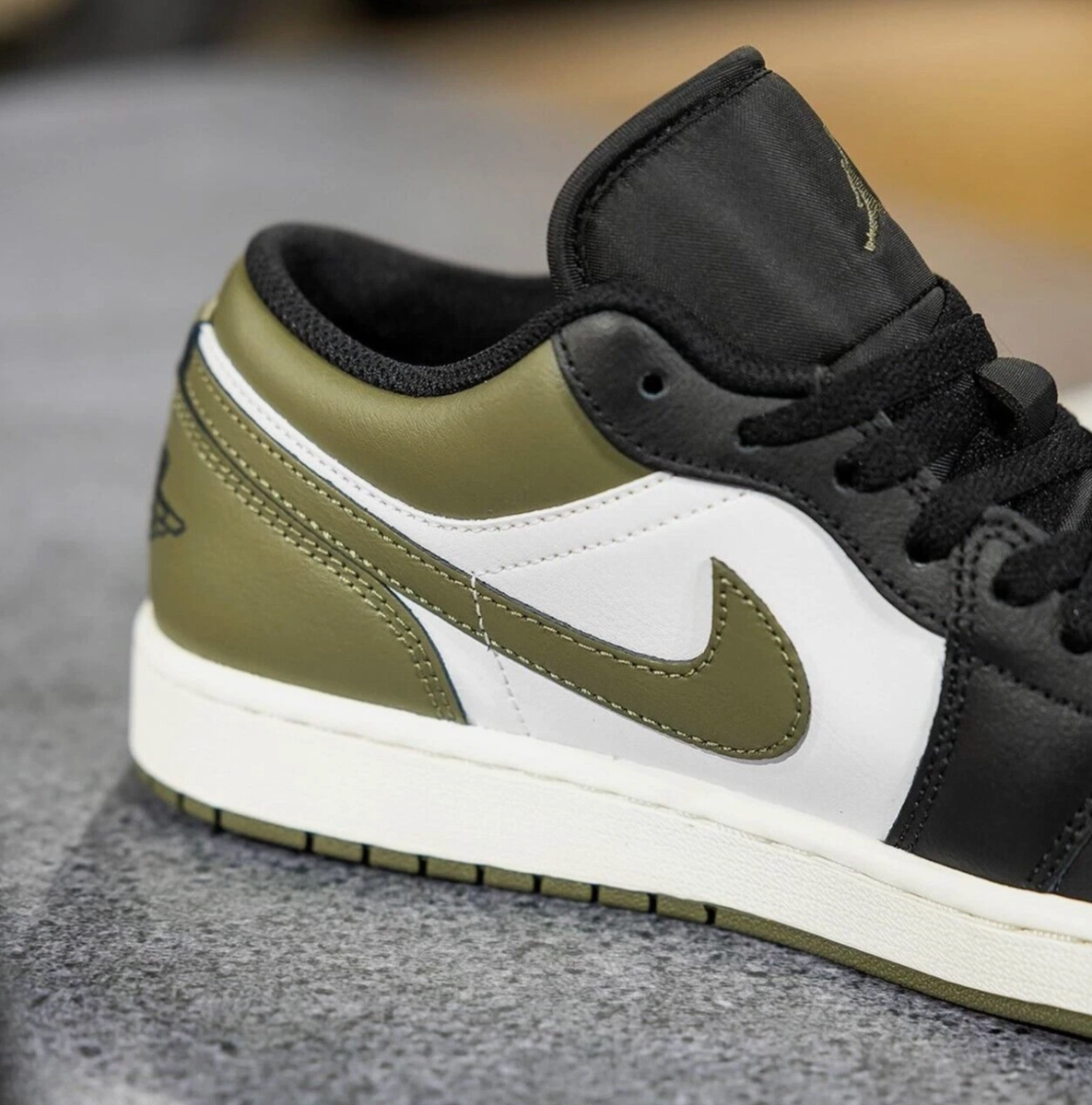 Nike Air Jordan 1 Low Black Toe Medium Olive 553558-092 Mens New