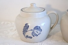 PFALTZGRAFF YORKTOWNE STONEWARE USA CASTLE 70 Handled 6"h Bean Pot with Lid