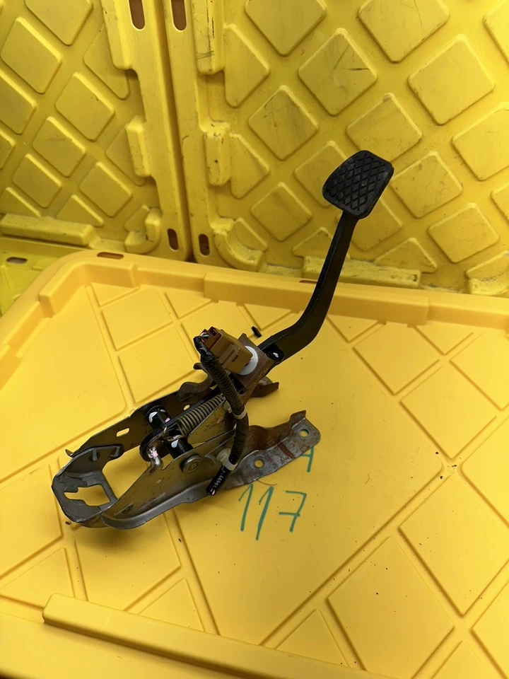 Pedal de freno automático Honda Accord 2013-2017 OEM Foto 3 de 4