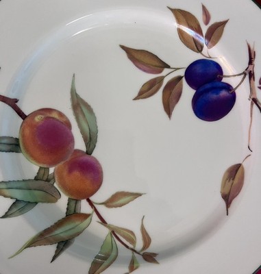 2 Royal Worcester Fruit Dinner Plates 11.5'' Peaches & Plums Bone China England