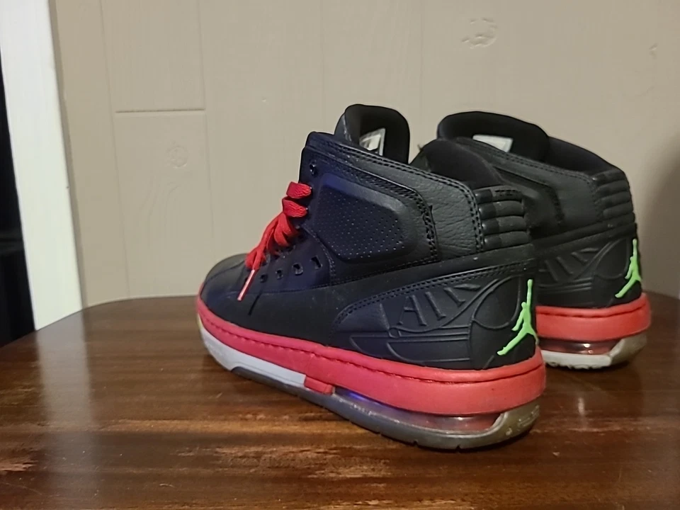 耐克 Jordan Ol’ School 篮球运动鞋黑色狼健身房红色 317223-017 尺码 11 — 第 3/4 张图片