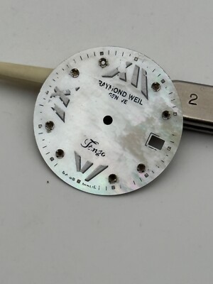 Raymond Weil Tango Mother Of Pearl 28.5Mm Dial