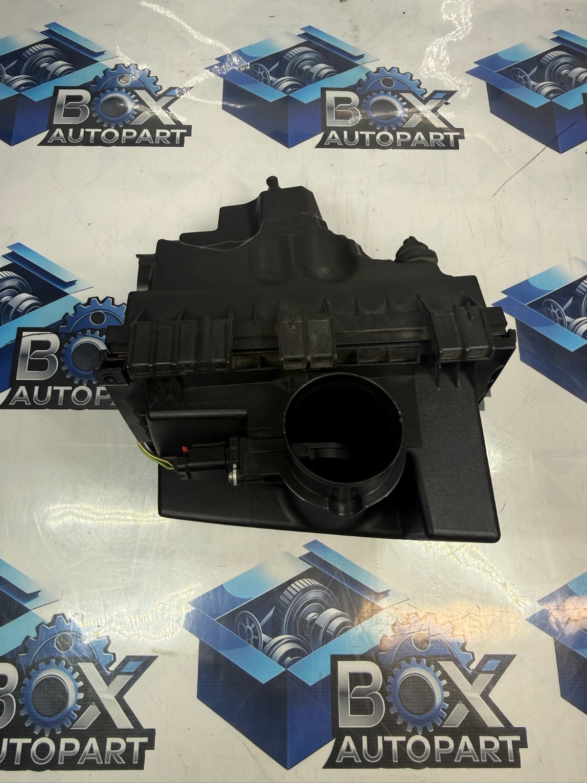 2013-2016 Ford Fusion Air Cleaner Box Assembly Air Intake Box DS73 9C662 BF OEM