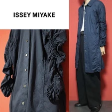 USED ISSEY MIYAKE SHIRT COAT WITH ELASTICATED LINING AND MODIFIED DESIGN ACCEP