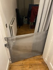 Child Or Pet Retractable Safety Gate With Plastic Mesh Fabric Doorways Or Stair