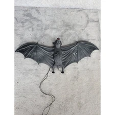 Halloween Bat Decoration Spooky Flying Bat Prop Scary Halloween Party Decor