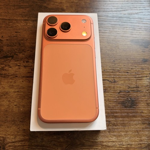 Apple iPhone 17 Pro 256GB Cosmic Orange - Top Zustand - 100% Akku