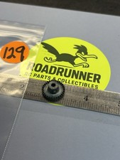 VINTAGE SLOT CAR GROWN GEAR 32-TOOTH X 1/8" AXLE SIZE: USED