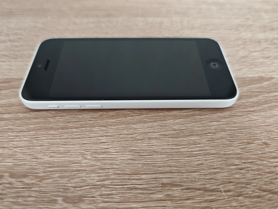 Apple iPhone 5c A1529 16GB - White (O2) - Image 4 of 4