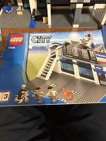 LEGO CITY: Police Station (7498)