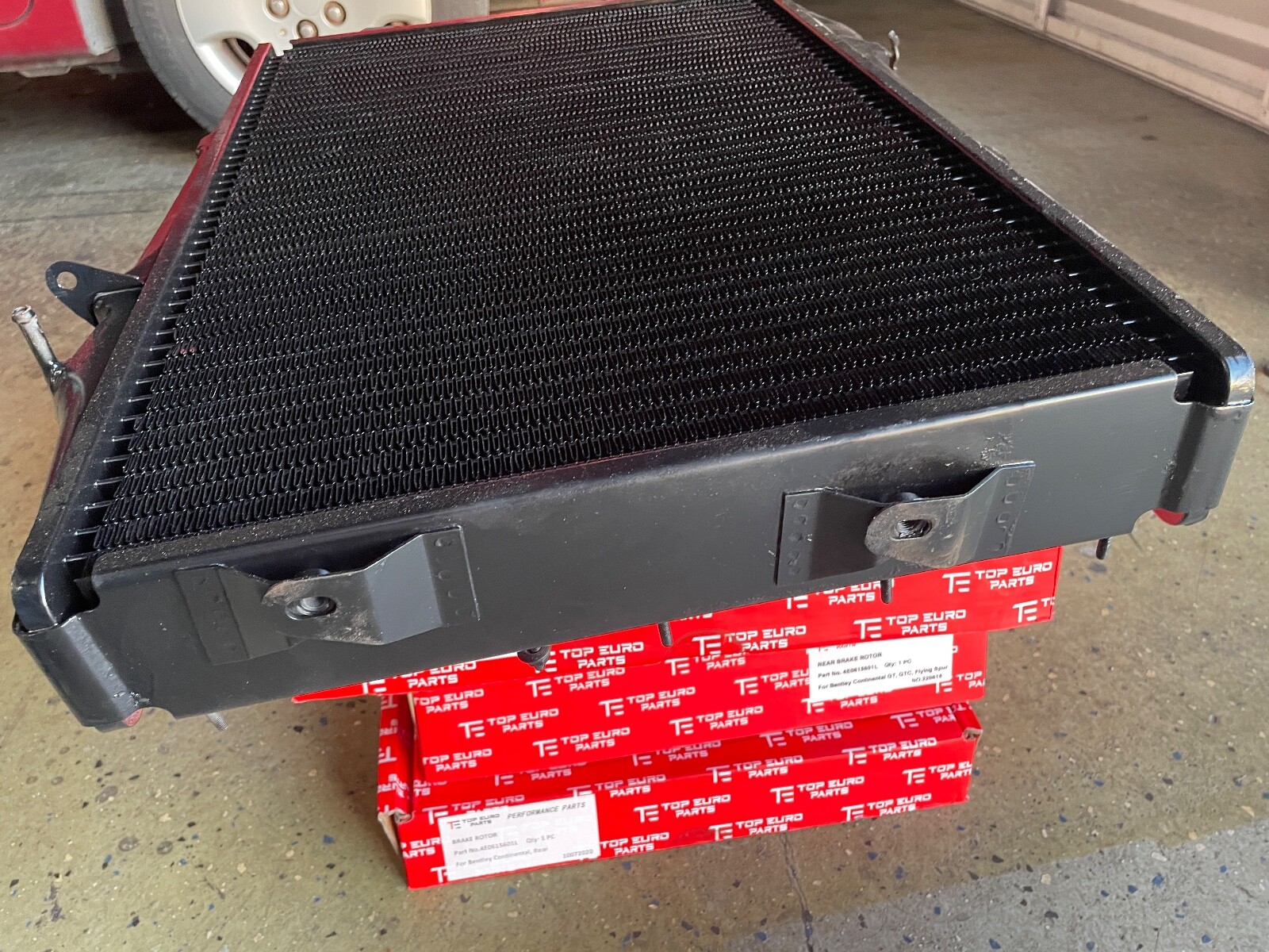 BENTLEY ''T SILVER SHADOW NEW OEM RECORED RADIATOR FROM  1974 TO 1980